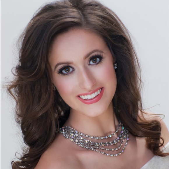 Meet your Posher, Lauren - Picture 1 of 1